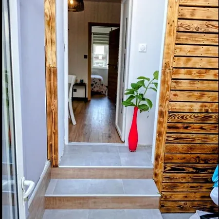 Maisonnette Confort Parking Prive Дом отдыха Брест