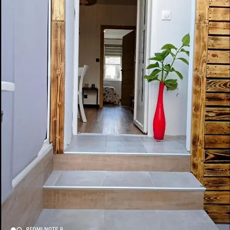 Maisonnette Confort Parking Prive Будинок відпочинку Брест